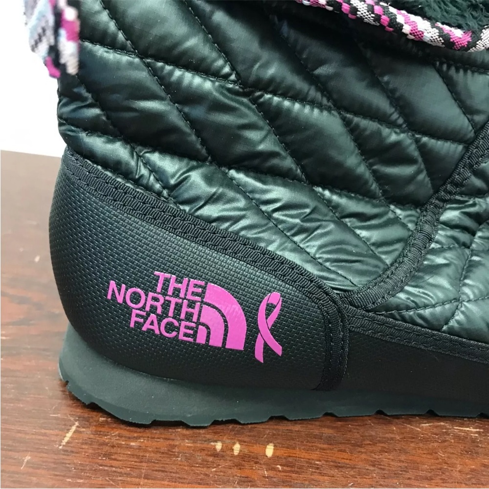 The North Face Roll Down Women’s bootie. Size 10. New